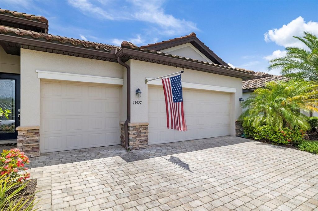Image 7 of property listing at 17927 POLO TRAIL, Bradenton, FL 34211