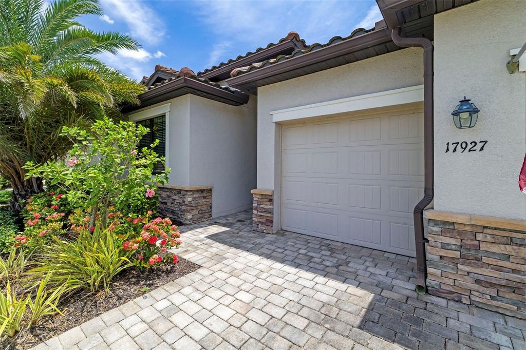 Image 8 of property listing at 17927 POLO TRAIL, Bradenton, FL 34211