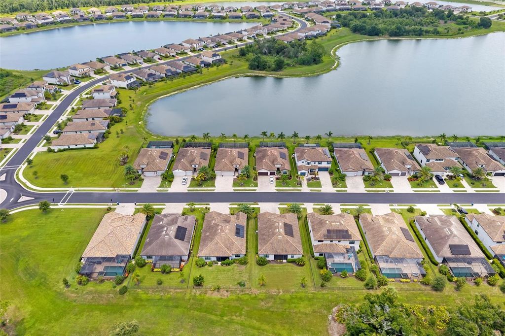 Image 9 of property listing at 17927 POLO TRAIL, Bradenton, FL 34211