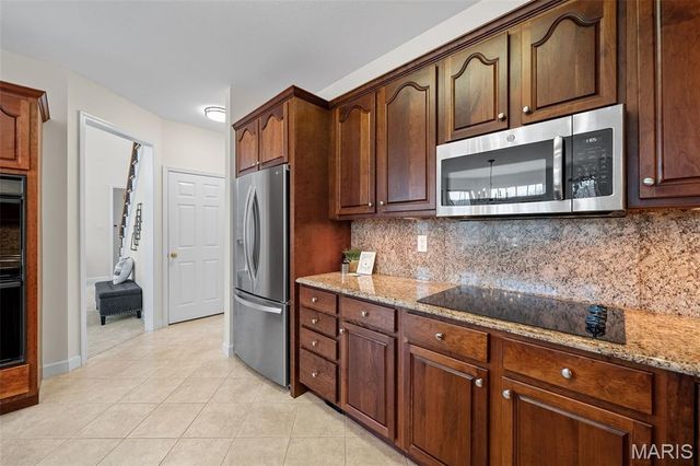 9583 E Vista Drive, Hillsboro, MO 63050