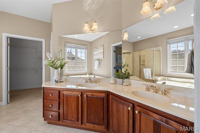 9583 E Vista Drive, Hillsboro, MO 63050