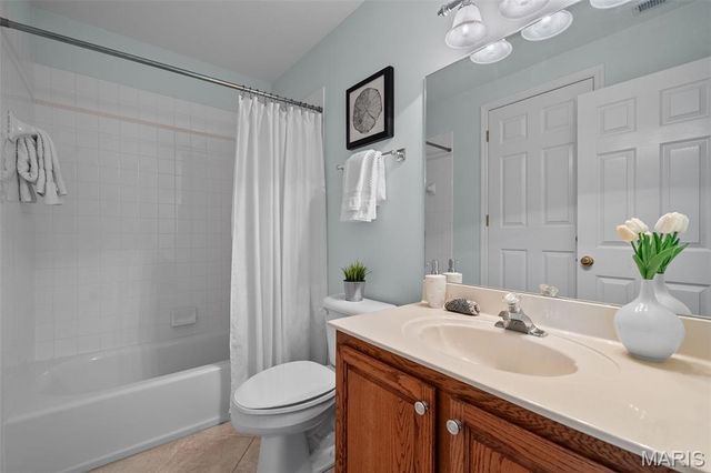 9583 E Vista Drive, Hillsboro, MO 63050