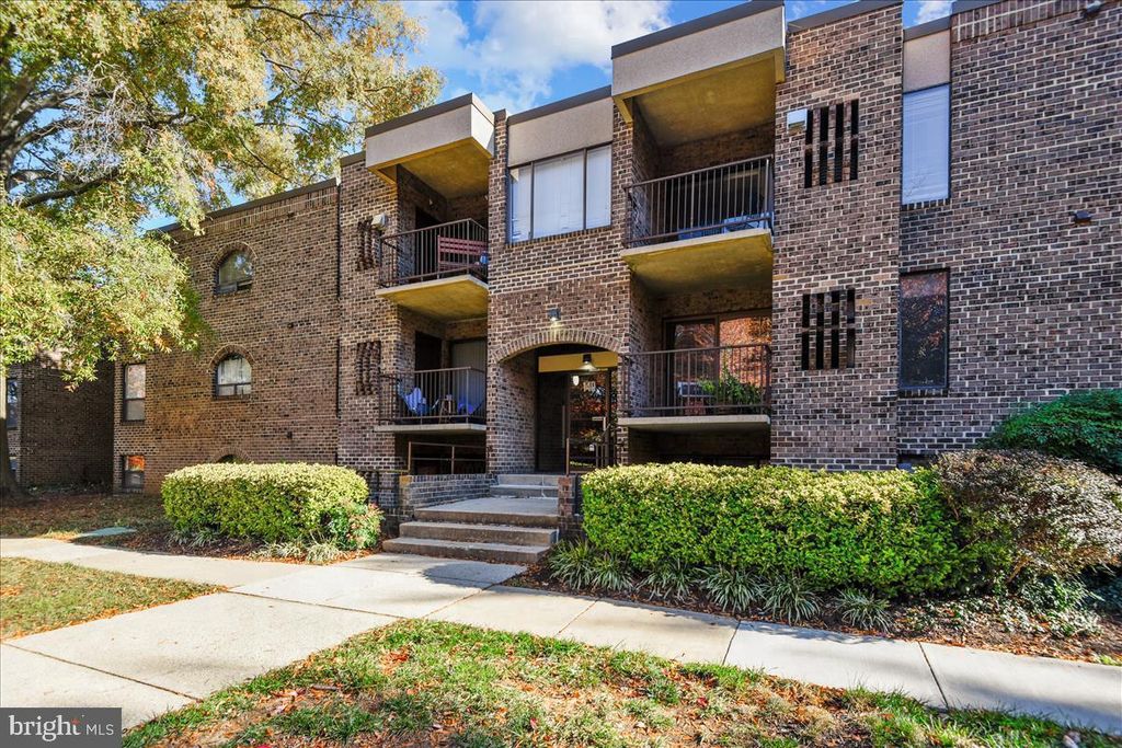 Image 1 of property listing at 140 GEORGETOWN RD #10, Annapolis, MD 21403