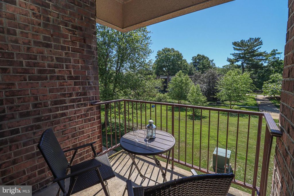 Image 10 of property listing at 140 GEORGETOWN RD #10, Annapolis, MD 21403