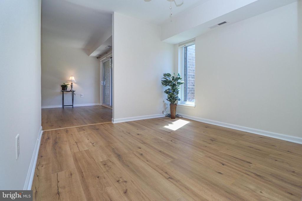 Image 14 of property listing at 140 GEORGETOWN RD #10, Annapolis, MD 21403