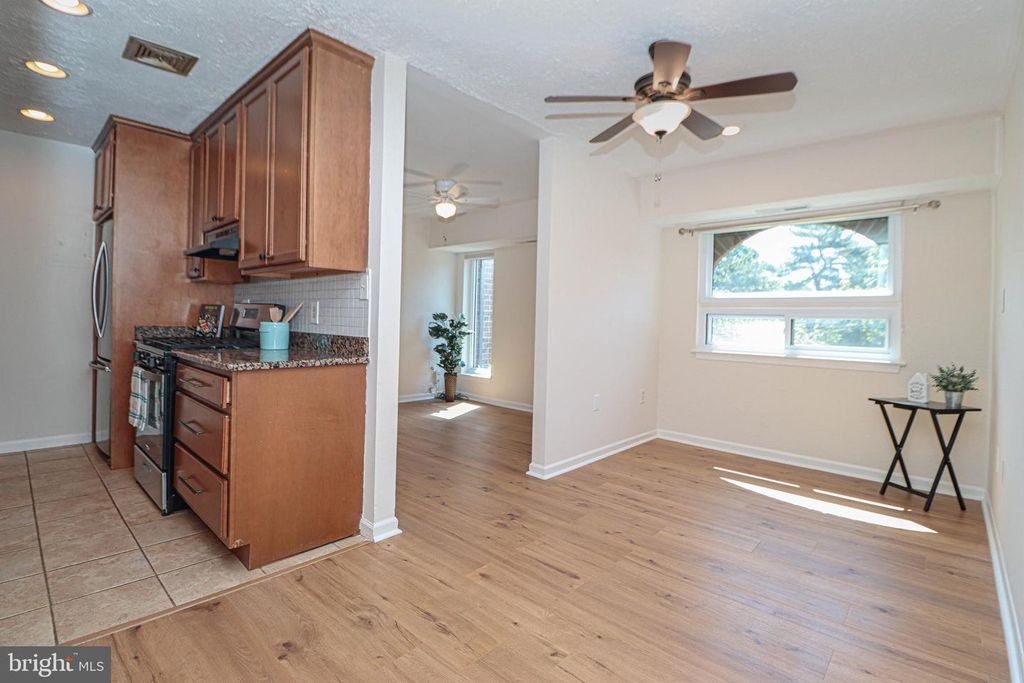Image 16 of property listing at 140 GEORGETOWN RD #10, Annapolis, MD 21403