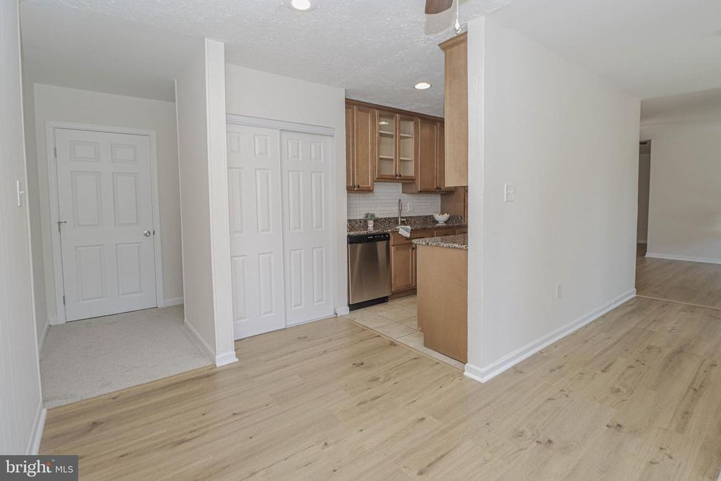 Image 17 of property listing at 140 GEORGETOWN RD #10, Annapolis, MD 21403