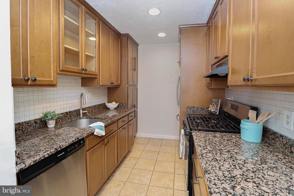 Image 19 of property listing at 140 GEORGETOWN RD #10, Annapolis, MD 21403