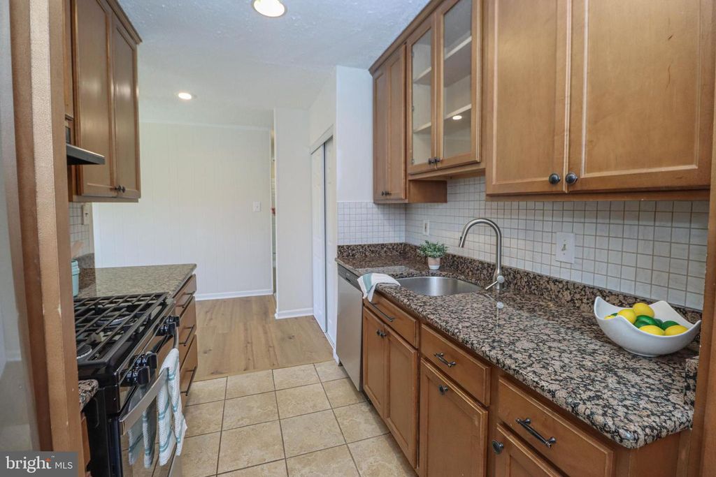 Image 21 of property listing at 140 GEORGETOWN RD #10, Annapolis, MD 21403