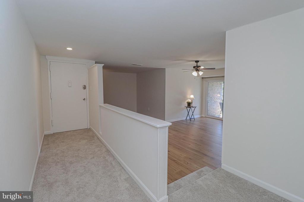 Image 4 of property listing at 140 GEORGETOWN RD #10, Annapolis, MD 21403