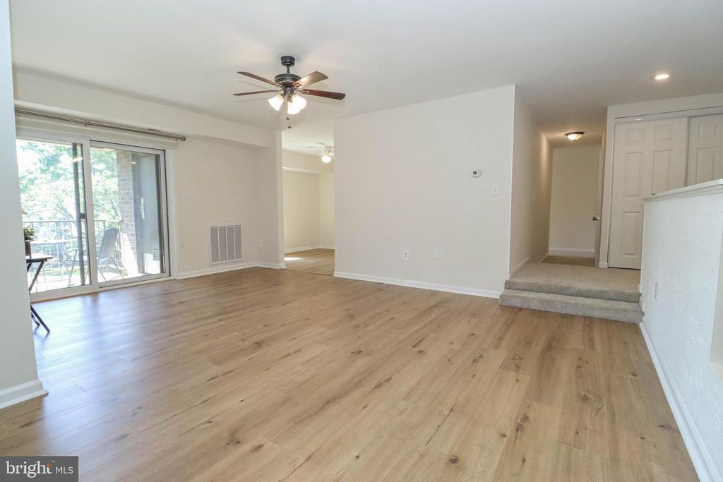 Image 6 of property listing at 140 GEORGETOWN RD #10, Annapolis, MD 21403