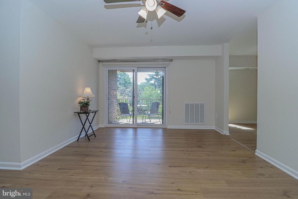Image 8 of property listing at 140 GEORGETOWN RD #10, Annapolis, MD 21403