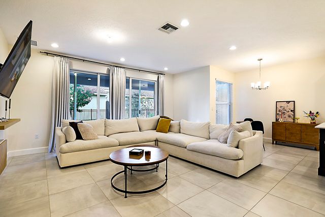 19199 Rolling Acres Road, Loxahatchee, FL 33470