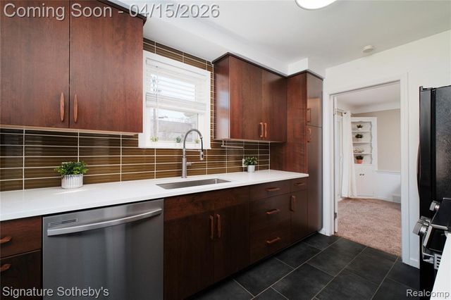 13621 Vernon Street, Oak Park, MI 48237