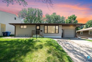 805 S Bahnson Ave, Sioux Falls, SD 57103