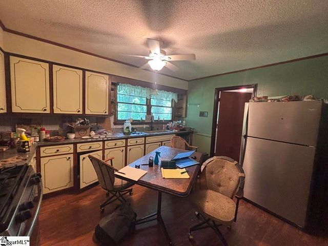 230 N Catherine Street, Pickens, SC 29671