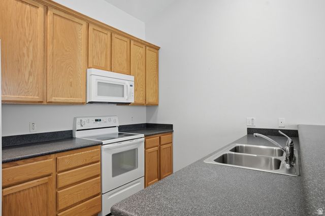 7361 S GERALEE LN, West Jordan, UT 84084