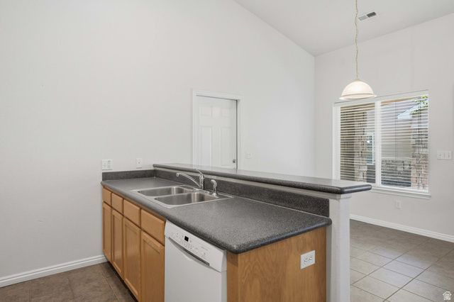 7361 S GERALEE LN, West Jordan, UT 84084
