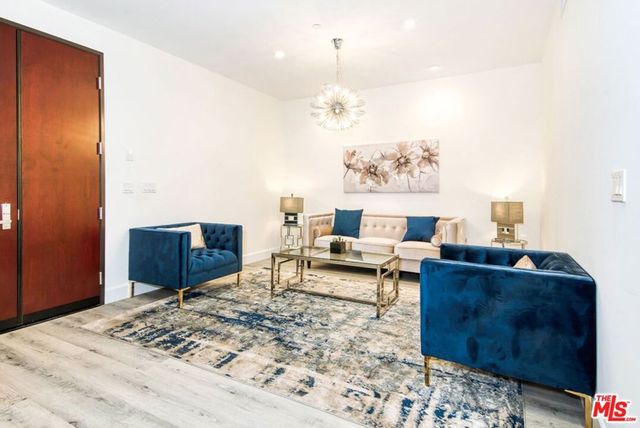 1237 S Holt Avenue 504, Los Angeles, CA 90035