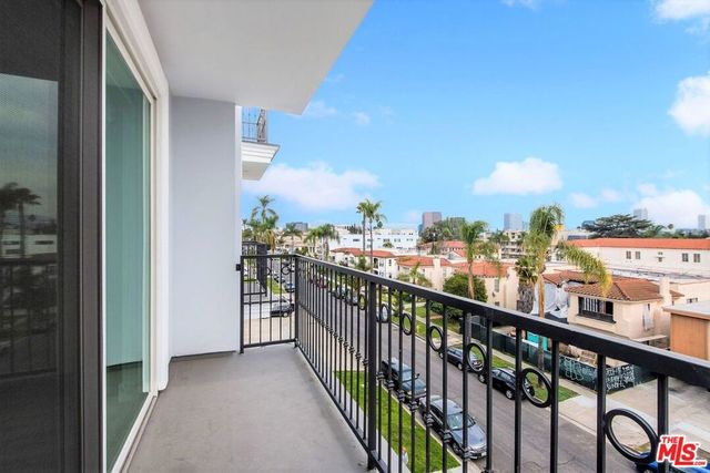 1237 S Holt Avenue 504, Los Angeles, CA 90035