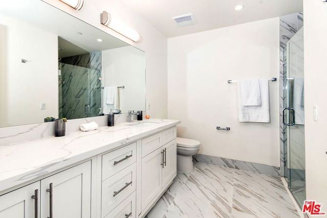 1237 S Holt Avenue 504, Los Angeles, CA 90035