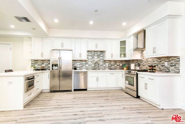 1237 S Holt Avenue 504, Los Angeles, CA 90035