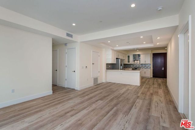 1237 S Holt Avenue 504, Los Angeles, CA 90035