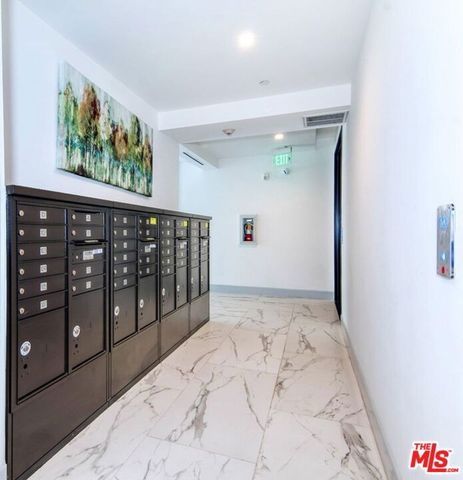 1237 S Holt Avenue 504, Los Angeles, CA 90035