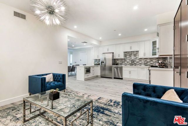 1237 S Holt Avenue 504, Los Angeles, CA 90035