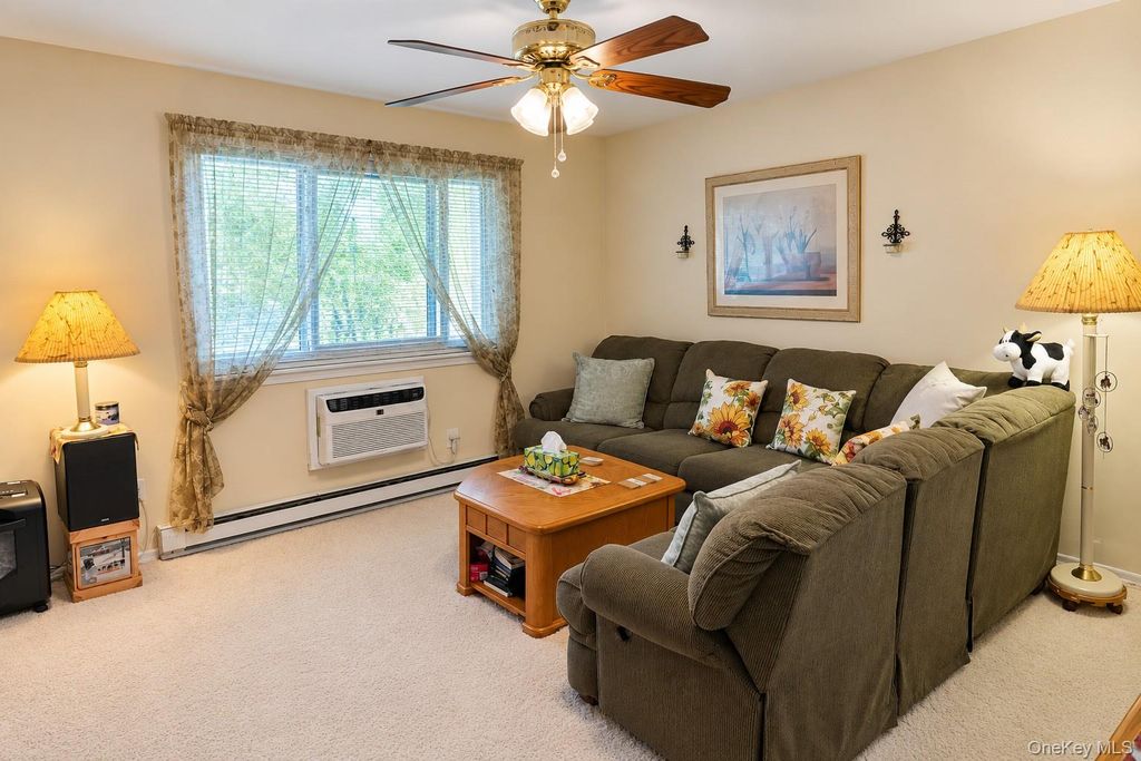 40 4th Street W 54, Patchogue, NY 11772 — photo 2