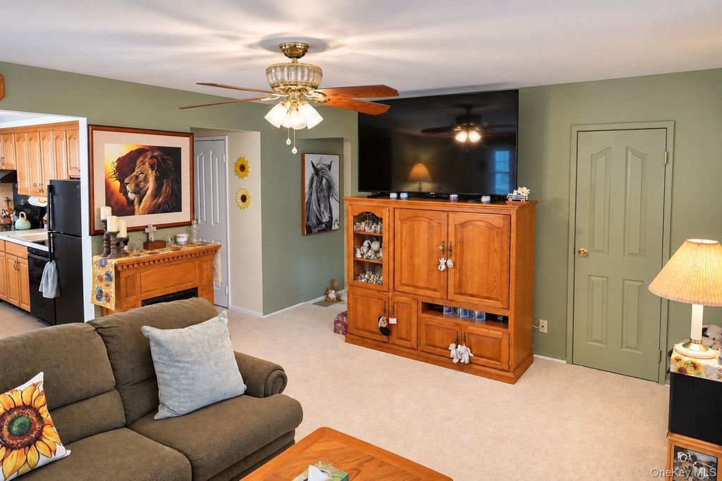 40 4th Street W 54, Patchogue, NY 11772 — photo 4
