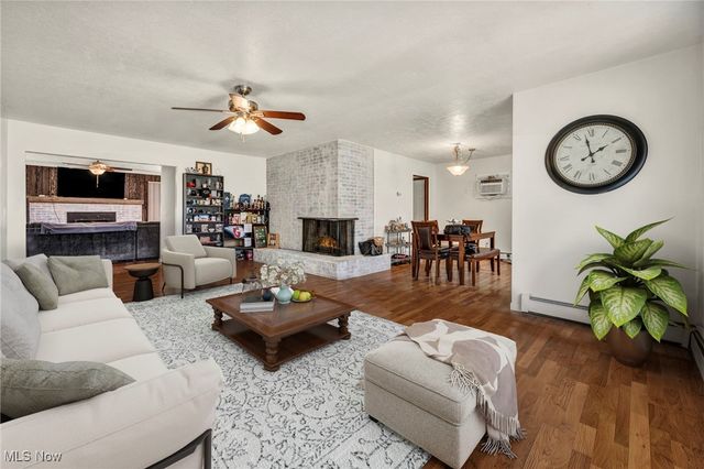 17937 Kingswood Drive, Chagrin Falls, OH 44023