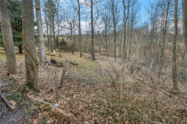 17937 Kingswood Drive, Chagrin Falls, OH 44023