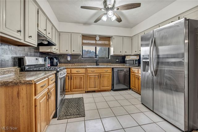 17937 Kingswood Drive, Chagrin Falls, OH 44023