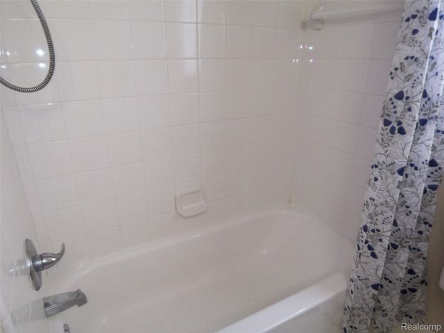 18708 Kendell Court, Clinton Charter Township, MI 48035