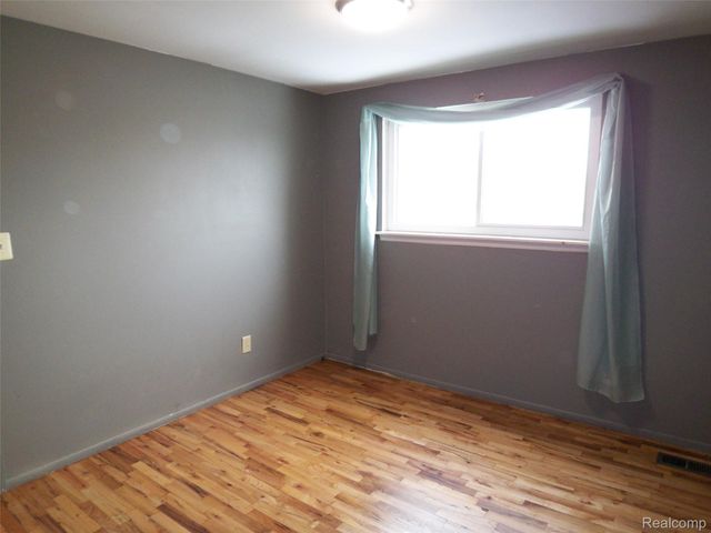 18708 Kendell Court, Clinton Charter Township, MI 48035