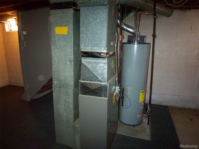 18708 Kendell Court, Clinton Charter Township, MI 48035