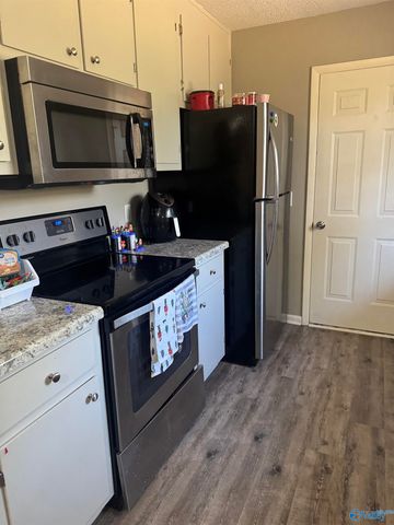 1306 Sparkman Street NW, Hartselle, AL 35640