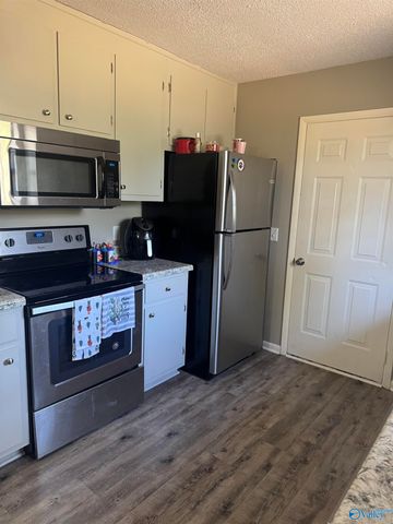 1306 Sparkman Street NW, Hartselle, AL 35640