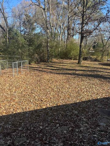 1306 Sparkman Street NW, Hartselle, AL 35640