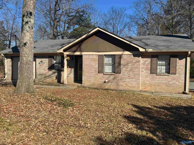 1306 Sparkman Street NW, Hartselle, AL 35640