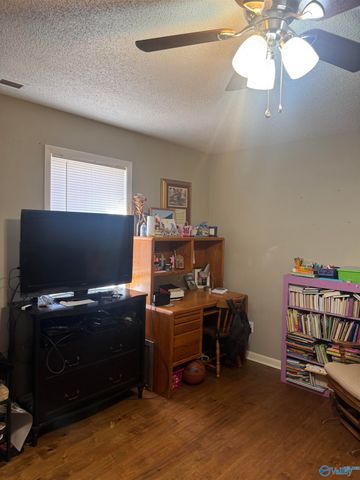 1306 Sparkman Street NW, Hartselle, AL 35640