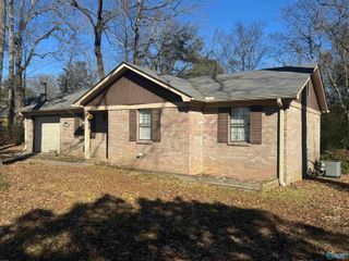 1306 Sparkman Street NW, Hartselle, AL 35640