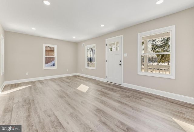 1012 E WALNUT RD, Vineland, NJ 08360