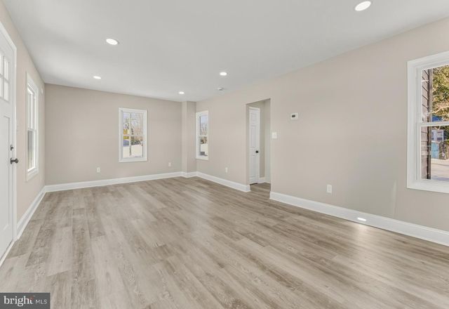 1012 E WALNUT RD, Vineland, NJ 08360