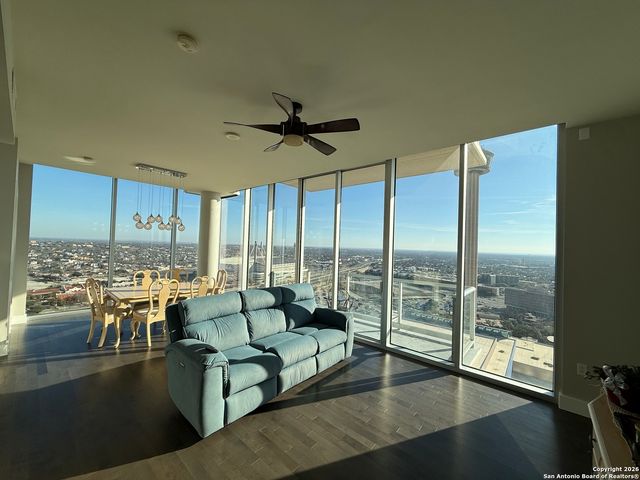 610 E Market St Unit 2619, San Antonio, TX 78205