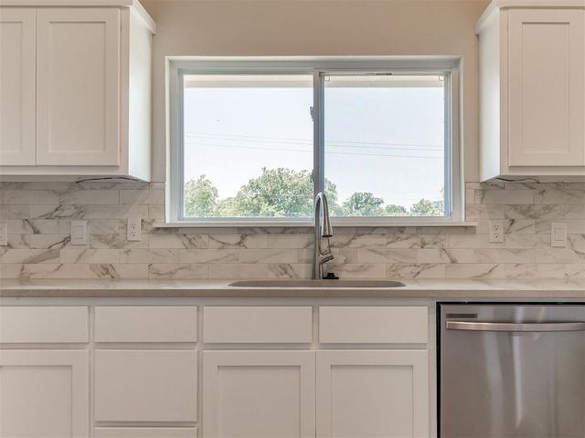 1717 Pin Cherry Lane, Moore, OK 73160