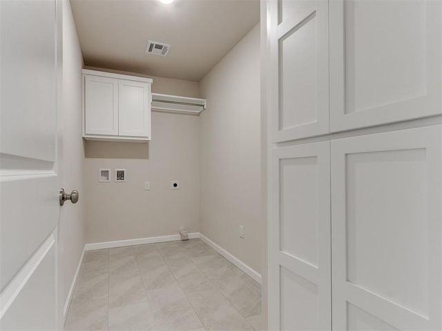 1717 Pin Cherry Lane, Moore, OK 73160