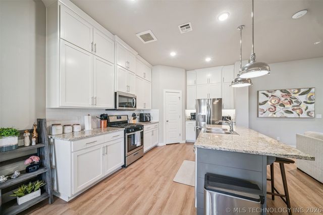 8708 N 73rd East Place, Owasso, OK 74055