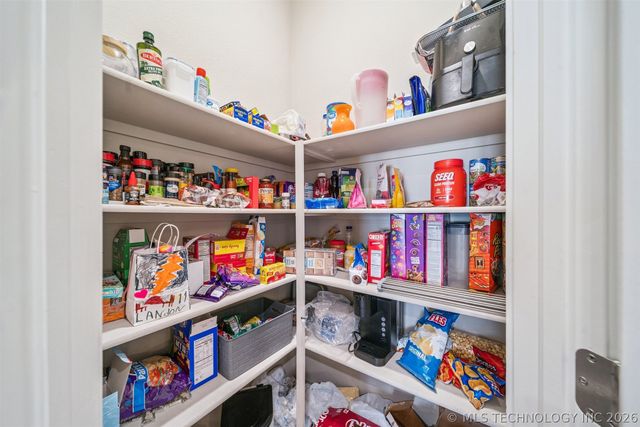 8708 N 73rd East Place, Owasso, OK 74055